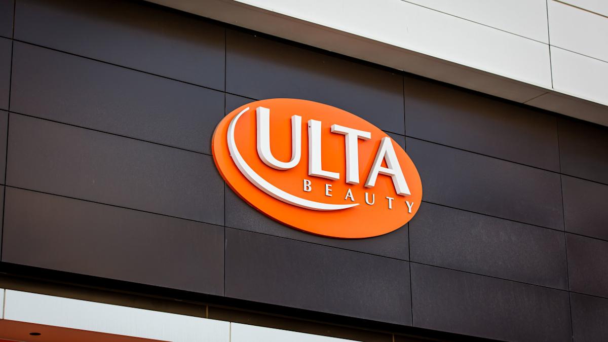 ulta-has-the-tiktok-viral-dermaflash-peach-fuzz-repay-instrument-on-sale-for-upright-$-100