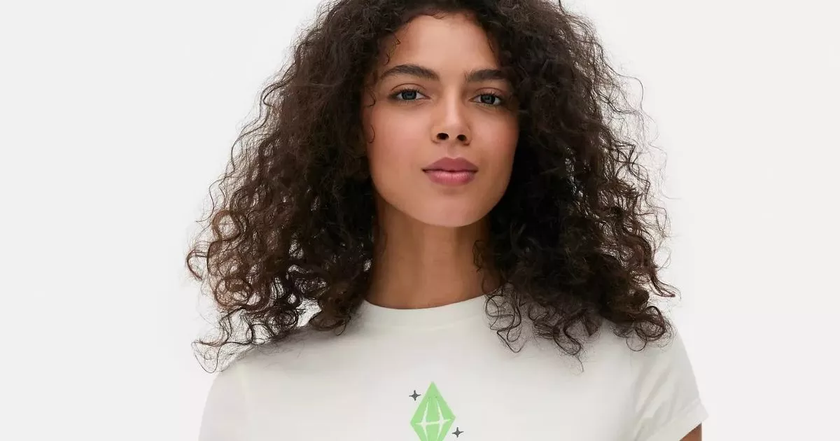 primark-followers-‘obsess’-over-clothing-fluctuate-inspired-by-nostalgic-2000-sport