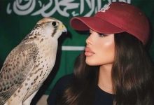 with-falcon-and-videos.-the-wife-of-the-najm-al-nasr-celebrates-the-saudi-national-day-(peep)