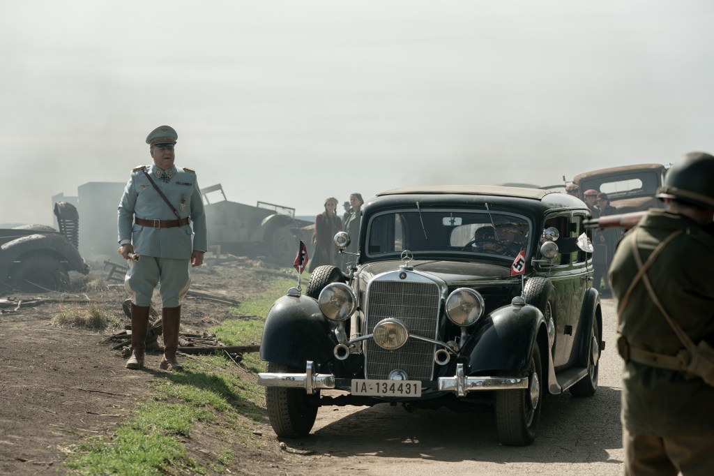 russell-crowe-and-rami-malek-in-nazi-courtroom-drama