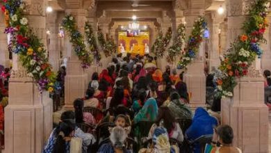 In Jodhpur, the gates of the open funginarayan temple for the devoted, people were sent to see the life of idols