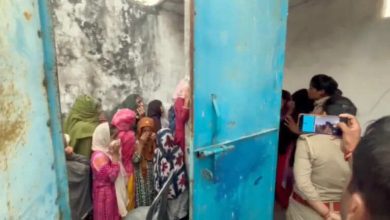 40 girls who are afraid in the toilet of Madrasa in Bahraich, the whole case was also sweaty of the policemen watch viral video