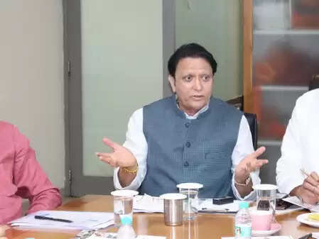Manthan Sabha held at a live summit in Sabarkantha, Minister Balwant Singh Rajput told the new industrial strategy