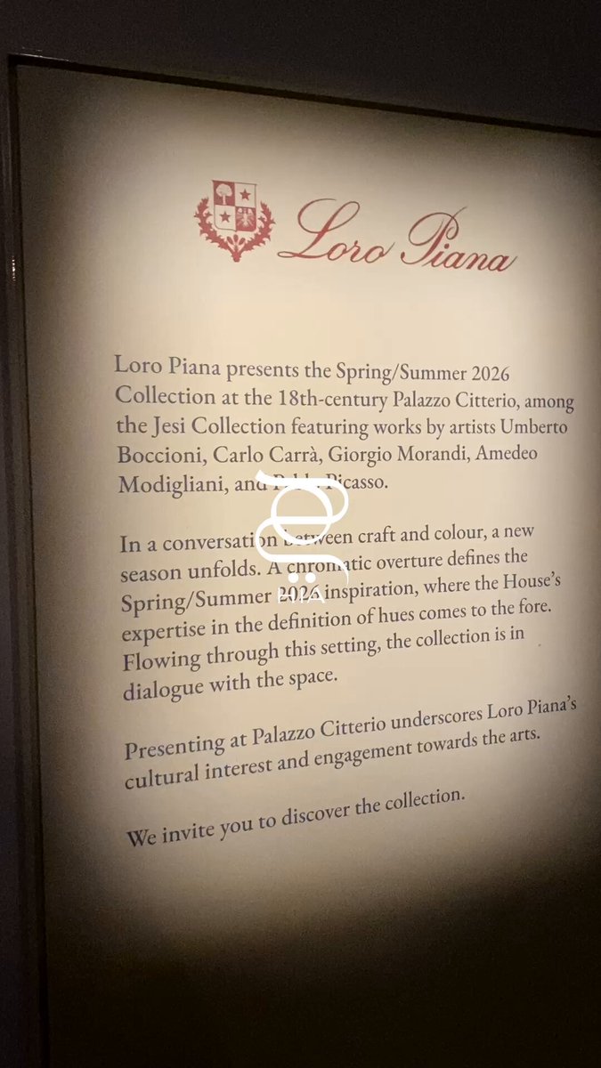 مجموعة Loro Piana لربيع وصيف 2026 تأخذنا من آخر أيام الشتاء الباردة إلى دفء الصيف، حيث تتجسّد…