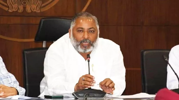 At the UP International Trade Show, the Minister of Transport showed the green signal to seven EV buses, from Noida to Haridwar and Dehradun -NCR Electric Buses launched in Noida Routes to Haridwar and Dehradun
