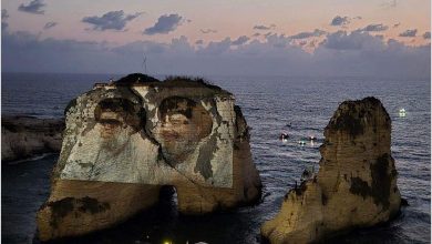 حزب الله يكسر قرار الحكومة بإضاءة صخرة الروشة بصور نصرالله وصفي الدين. للاطلاع على
