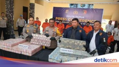 The Papua Regional Police confiscated a list of evidence from the Papua Regional Police of the Corruption case of the RP village fund. 168 billion