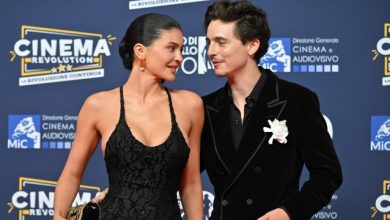 why-kylie-jenner-wore-dusky-for-her-&-timothee-chalamet’s-purple-carpet-debut