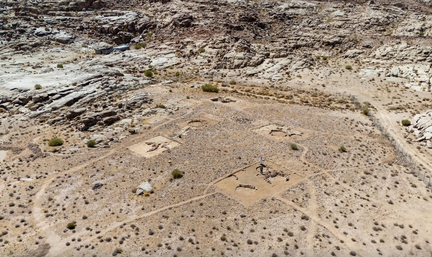 أقدم مستوطنة معمارية بالجزيرة العربية اكتشاف سعودي مدهش في شمال تبوك يعود تاريخه لأكثر من 11…