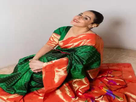 Gajra in hair and vidya balan on the forehead