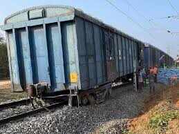 Road in Buxar to the Railway Malgodam, resentment among traders has increased