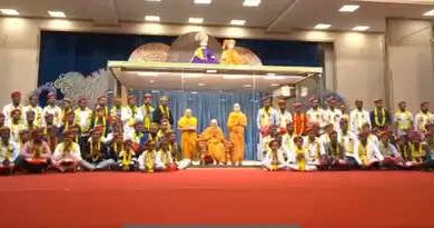 The Prestige Festival of the Swaminarayan Temple in Jodhpur, Mahant Swami Maharaj, honored the craftsmen