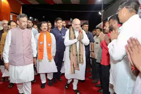 Domestic Minister AMIT Shah meets with BJP leaders in Patna, discussion on election strategies