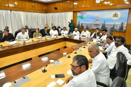 Strict instructions from CM SiddaramaAh, social educational survey must be completed by October 7