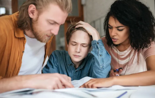 عقوبات مُضحكة للمراهقين.. من دون إيذاء