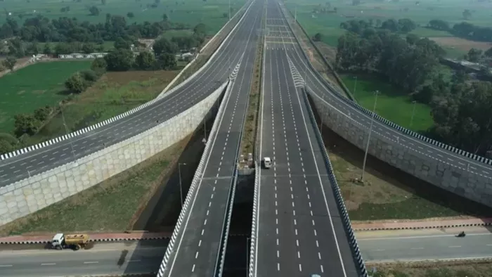 A major update on the construction of Ayodhya -Rae Bareli omsil, vehicles will take place from this month -the construction of Ayodhya Raebareli omsil will be completed in Amethi by December.