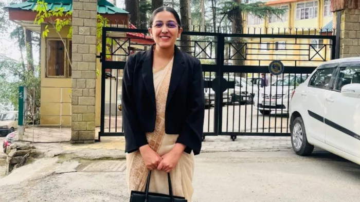 Himachal: The daughter of the town found the place, Simran became a judge by passing the judicial service investigation in the first attempt; The secret of success tells – Himachal Pradesh Mandi Village Girl Simran Cracks Crawil Judge Exam in First attemp
