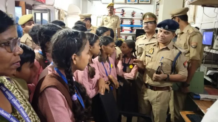 Police pull screws on the wishes, nine people tampering with women, were arrested – nine is for the Harasment under Mission Shakti in Ambedkarnagar for Harasment