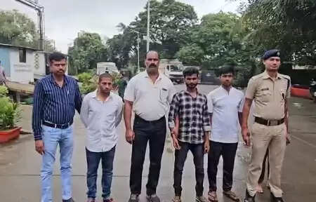 Jds ​​hijack stolen gang cut off from Express trains, 4 accused arrested