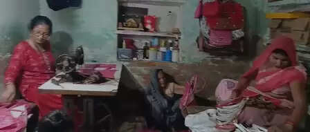 Up: Sunita Patel of Jaunpur, who became self -sufficient by self -activity, appreciates Premier Modi