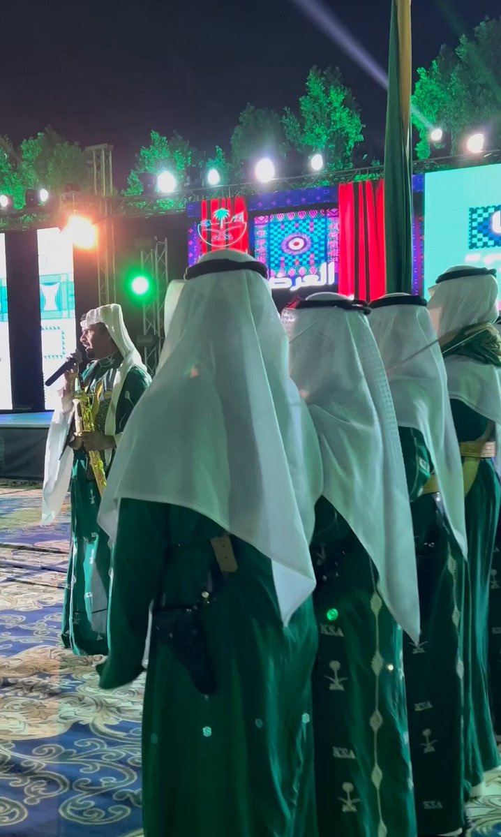 فيديو | محافظ الطائف يؤدي العرضة السعودية ضمن فعاليات احتفال أهالي الطائف بمناسبة اليوم الوطني…