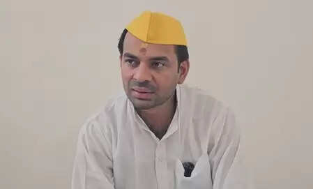 How can parents have their photos in JJD’s posters in RJD: Tej Pratap Yadav