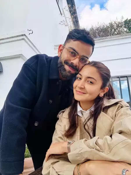 ‘One minutes’, Virat Kohli shared a photo with wife Anushka Sharma