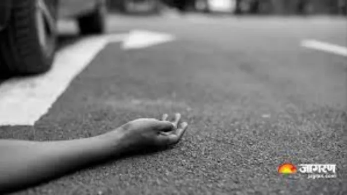 Bicycle student who goes to school through brick -filled tractor -rolley crushed, dead in accident -tragic accident school girl dead by tractor trolley in the road accident