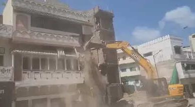 Bulldozers run in Varanasi, 13 houses under which hockey player Mohammad Shahid’s house demolished