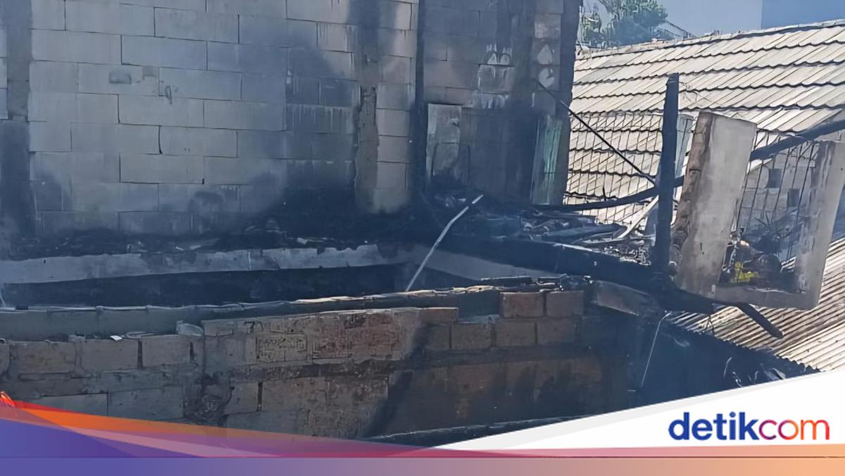 The man in Bogor was determined to set his house on fire, and was determined to jump off the 2nd floor