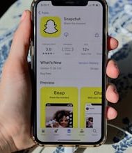 How many people all over the world love Snapchat?