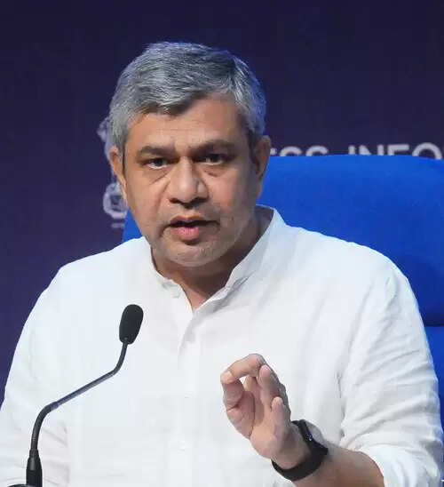 Bihar gets the gift of three new Amrit India and four passengers trains, Ashwini Vaishnav will display the green signal