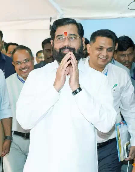 Maharashtra: Deputy Chief Minister Eknath Shinde held an important meeting with the leaders of SHIV Sena on BMC election