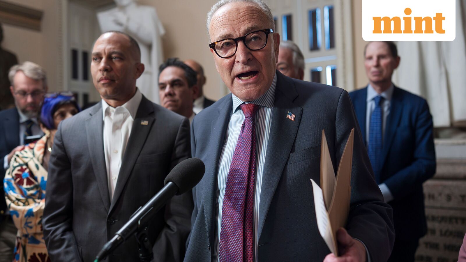 Trump to join for the last minute talks with Schumer, Jeffries as a shut -off threat