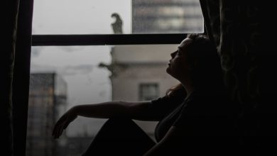 تزايد الميل للبقاء وحيداً هو انعكاس للحاجة إلى الهدوء واستعادة الذات في عالم مليء بالضجيج…