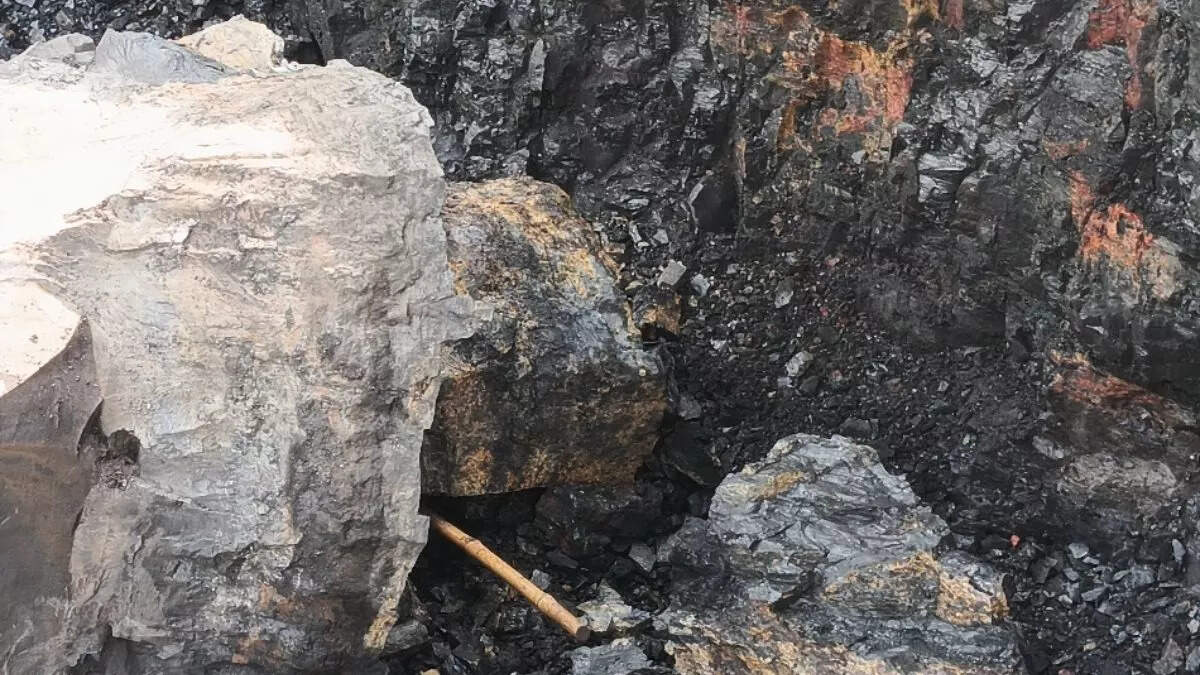 Illegal accident for coal mining in Chapapur OCP, one youth dead, one injured