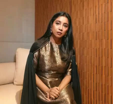 Shilpa Rao sang ‘or Ali’ on the Zero Music Festival, paid tribute to Zubeen Garg