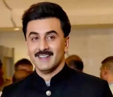 Ranbir Kapoor becomes 43, funny statement about the growth of white hair