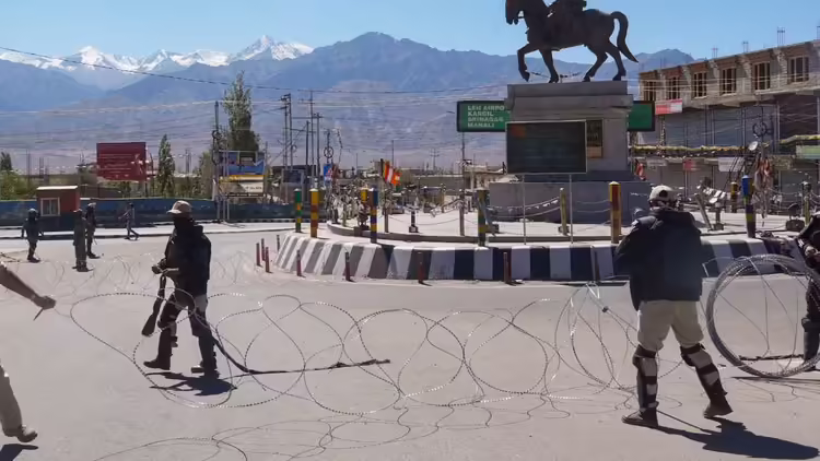 “Leh violence” leh due to violence in the Ladakh tourism industry, hotel empty … tourist prison sentence, discussion cancel every day