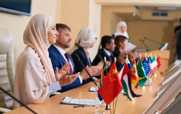 في اليوم العالمي للترجمة .. نورة الخوري: في ترجماتي أقدّم أبعاداً جديدة ومختلفة للاستمتاع بالأدب