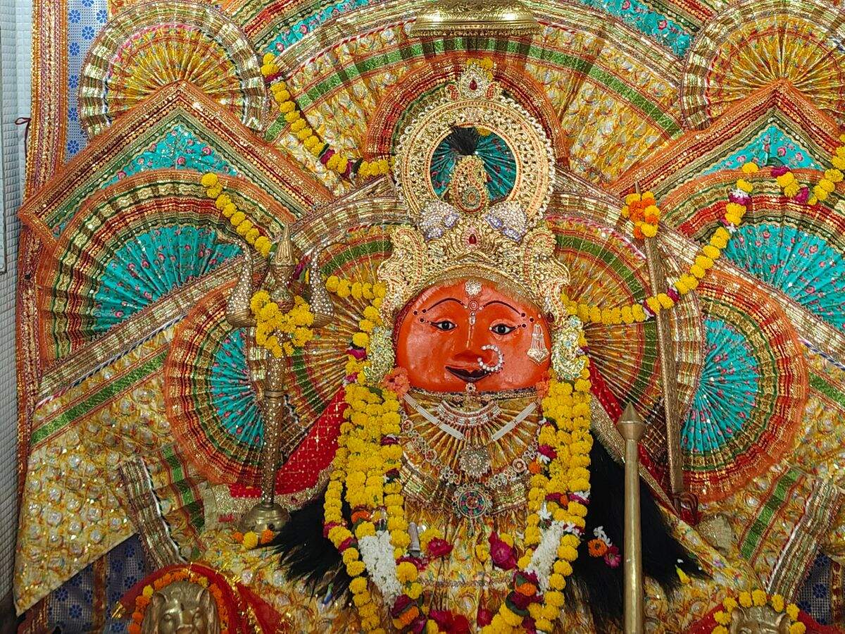A surge of faith in devi temples in Sharadiya Navratri, video of royal worship in Srikarani Mata Temple