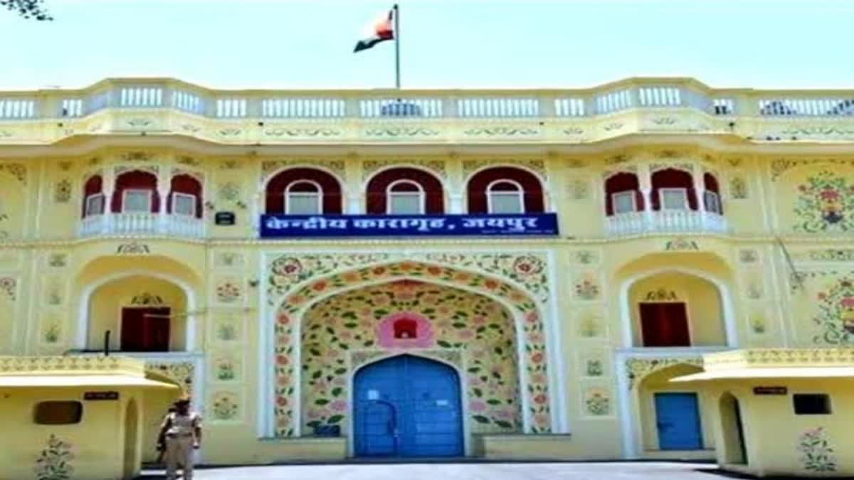 Sensation -discovery of cell phones that are constantly being moved with considered in central prison in Jaipur, 34 cell phones recovered in footage within 22 days