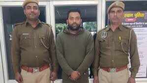 Mobile Shop Ransacked, beaten with shop owner in video