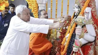 Cm nitish kumar worship mother durga, deputy -cm was also present