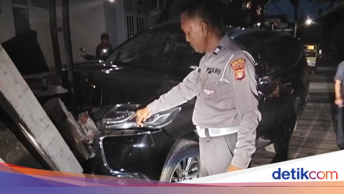 2 house fences in South Tangerang were hit by Pajero Gero ABG Salah Gas interest