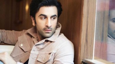 Despite the Flop debut and Playboy image, how did Ranbir Crores of Hearts become