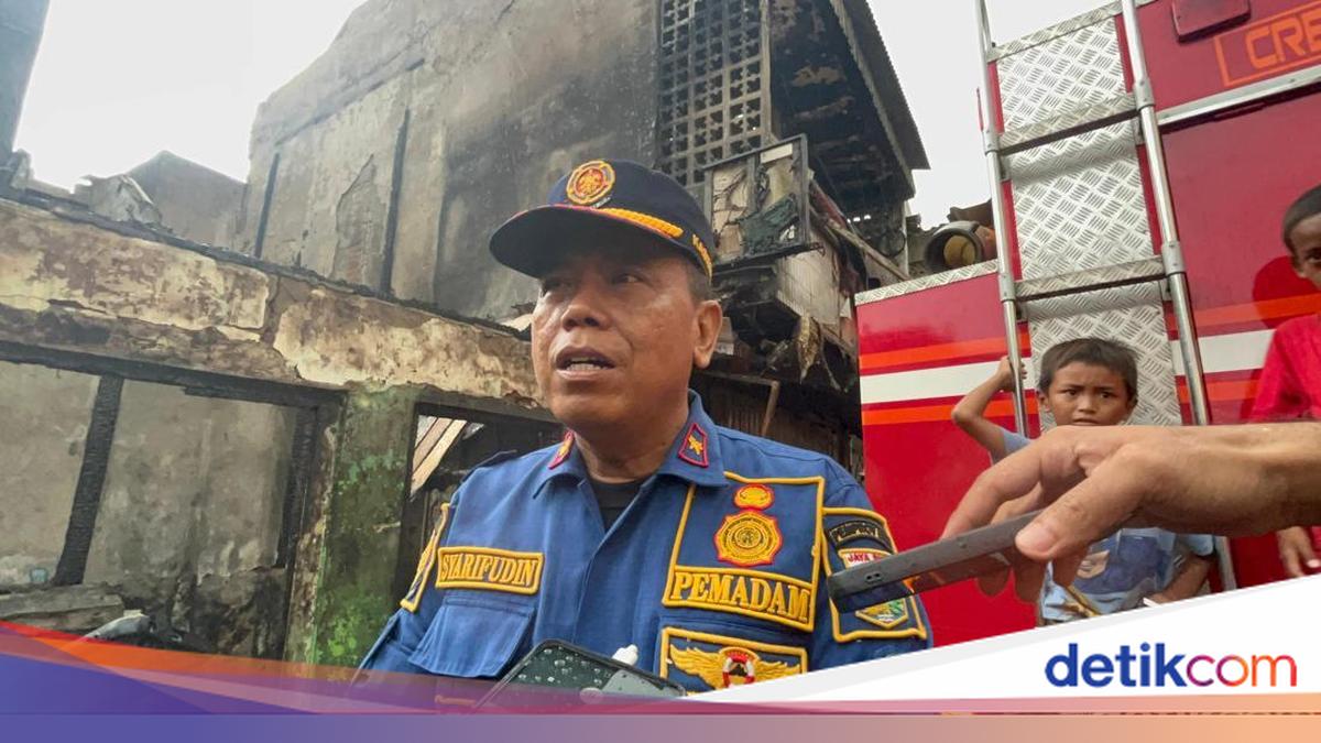 Damkar Siagakan 3 cars at the place of Tamansari’s fire expected the pop trees of smoke