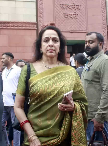 Tamil Nadu: NDA team visited Hema Malini to investigate the stamped crash