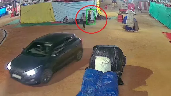 The car ran at Ramlila Maidan in Ghaziabad, three injured, including two guards; Accused arrested – NCR Ghaziabad News Car Runs about people at Ramlila Maidan three injured