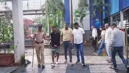 Mumbai: Borivali Grp arrested stunting and tampering in the train